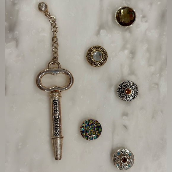 Lotti Dotties Silver Plated Necklace w/18 Charms Ring Case Pendants (2) - Picture 3 of 9